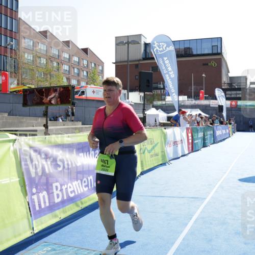 09.08.2026 - GEWOBA Citytriathlon Bremen Yannick Fuchs http://msf.ph/oto/9941150 09.08.2026 15:47:08 Ziel 497 meine-sportfotos.de