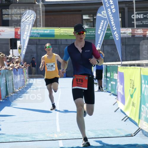 09.08.2026 - GEWOBA Citytriathlon Bremen Yannick Fuchs http://msf.ph/oto/9941159 09.08.2026 13:52:04 Ziel 572, 675, 1148 meine-sportfotos.de