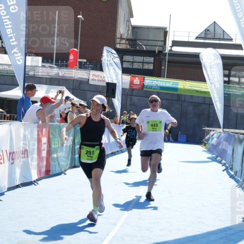 09.08.2026 - GEWOBA Citytriathlon Bremen Yannick Fuchs http://msf.ph/oto/9941163 09.08.2026 15:47:27 Ziel 251, 443 meine-sportfotos.de