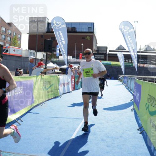 09.08.2026 - GEWOBA Citytriathlon Bremen Yannick Fuchs http://msf.ph/oto/9941172 09.08.2026 15:47:29 Ziel 251, 443, 475 meine-sportfotos.de