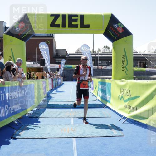 09.08.2026 - GEWOBA Citytriathlon Bremen Yannick Fuchs http://msf.ph/oto/9941221 09.08.2026 13:52:34 Ziel 808 meine-sportfotos.de