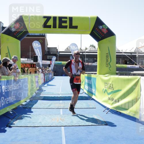09.08.2026 - GEWOBA Citytriathlon Bremen Yannick Fuchs http://msf.ph/oto/9941224 09.08.2026 13:52:34 Ziel 808 meine-sportfotos.de