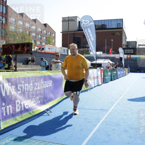 09.08.2026 - GEWOBA Citytriathlon Bremen Yannick Fuchs http://msf.ph/oto/9941227 09.08.2026 15:48:46 Ziel 166 meine-sportfotos.de