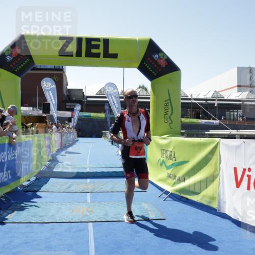 09.08.2026 - GEWOBA Citytriathlon Bremen Yannick Fuchs http://msf.ph/oto/9941228 09.08.2026 13:52:35 Ziel 808 meine-sportfotos.de