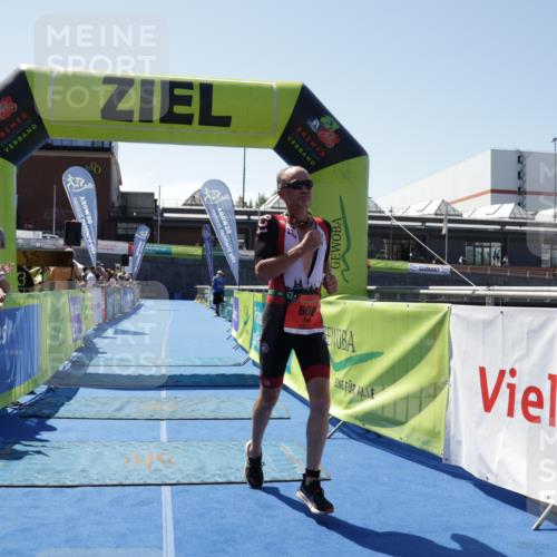 09.08.2026 - GEWOBA Citytriathlon Bremen Yannick Fuchs http://msf.ph/oto/9941230 09.08.2026 13:52:35 Ziel 808 meine-sportfotos.de