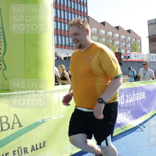 09.08.2026 - GEWOBA Citytriathlon Bremen Yannick Fuchs http://msf.ph/oto/9941237 09.08.2026 15:48:47 Ziel 166 meine-sportfotos.de