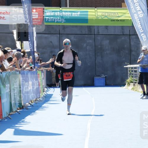 09.08.2026 - GEWOBA Citytriathlon Bremen Yannick Fuchs http://msf.ph/oto/9941238 09.08.2026 13:52:53 Ziel 878 meine-sportfotos.de
