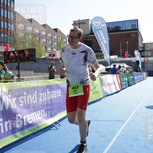 09.08.2026 - GEWOBA Citytriathlon Bremen Yannick Fuchs http://msf.ph/oto/9941255 09.08.2026 15:50:03 Ziel 407 meine-sportfotos.de