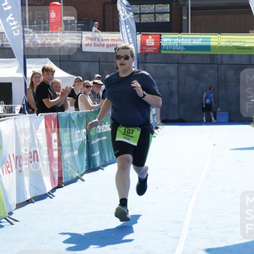 09.08.2026 - GEWOBA Citytriathlon Bremen Yannick Fuchs http://msf.ph/oto/9941264 09.08.2026 15:52:03 Ziel 107 meine-sportfotos.de