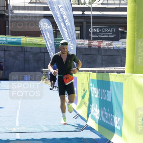 09.08.2026 - GEWOBA Citytriathlon Bremen Yannick Fuchs http://msf.ph/oto/9941278 09.08.2026 13:53:09 Ziel 571 meine-sportfotos.de