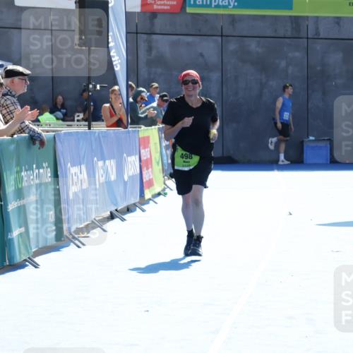 09.08.2026 - GEWOBA Citytriathlon Bremen Yannick Fuchs http://msf.ph/oto/9941281 09.08.2026 15:52:39 Ziel  meine-sportfotos.de