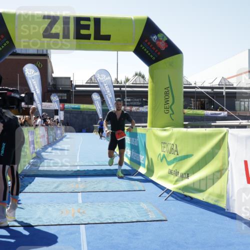 09.08.2026 - GEWOBA Citytriathlon Bremen Yannick Fuchs http://msf.ph/oto/9941282 09.08.2026 13:53:10 Ziel 571 meine-sportfotos.de