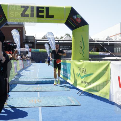 09.08.2026 - GEWOBA Citytriathlon Bremen Yannick Fuchs http://msf.ph/oto/9941285 09.08.2026 13:53:11 Ziel 571 meine-sportfotos.de