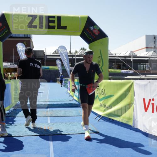 09.08.2026 - GEWOBA Citytriathlon Bremen Yannick Fuchs http://msf.ph/oto/9941287 09.08.2026 13:53:12 Ziel 571 meine-sportfotos.de
