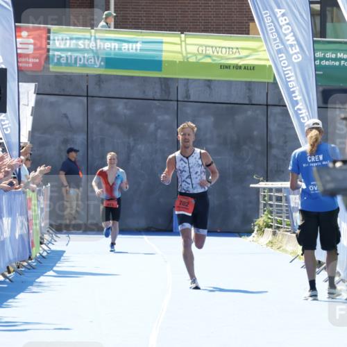09.08.2026 - GEWOBA Citytriathlon Bremen Yannick Fuchs http://msf.ph/oto/9941289 09.08.2026 13:53:29 Ziel 702 meine-sportfotos.de