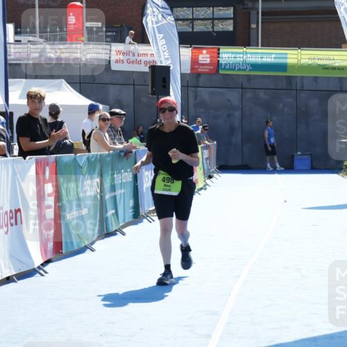 09.08.2026 - GEWOBA Citytriathlon Bremen Yannick Fuchs http://msf.ph/oto/9941290 09.08.2026 15:52:41 Ziel 498 meine-sportfotos.de