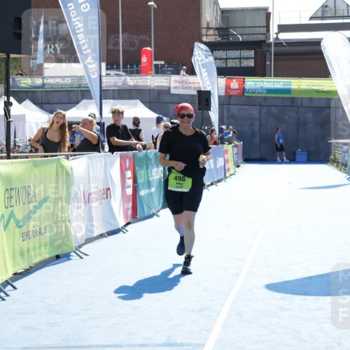 09.08.2026 - GEWOBA Citytriathlon Bremen Yannick Fuchs http://msf.ph/oto/9941294 09.08.2026 15:52:42 Ziel 498 meine-sportfotos.de