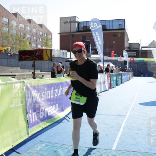 09.08.2026 - GEWOBA Citytriathlon Bremen Yannick Fuchs http://msf.ph/oto/9941304 09.08.2026 15:52:45 Ziel 498 meine-sportfotos.de