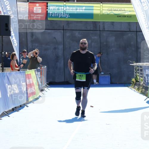 09.08.2026 - GEWOBA Citytriathlon Bremen Yannick Fuchs http://msf.ph/oto/9941309 09.08.2026 15:53:18 Ziel  meine-sportfotos.de
