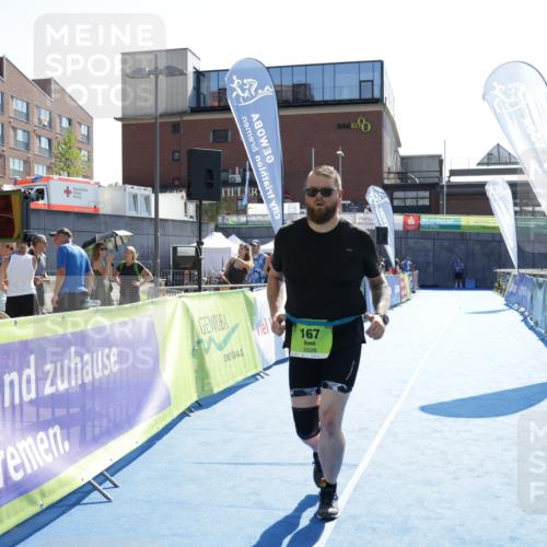 09.08.2026 - GEWOBA Citytriathlon Bremen Yannick Fuchs http://msf.ph/oto/9941322 09.08.2026 15:53:25 Ziel 167 meine-sportfotos.de