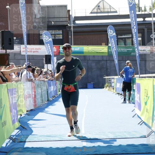 09.08.2026 - GEWOBA Citytriathlon Bremen Yannick Fuchs http://msf.ph/oto/9941343 09.08.2026 13:54:23 Ziel 687 meine-sportfotos.de