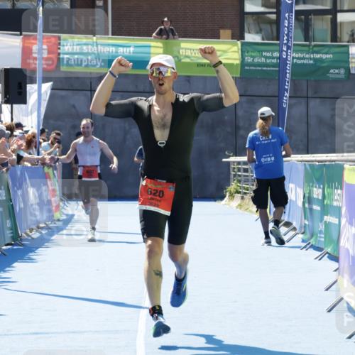 09.08.2026 - GEWOBA Citytriathlon Bremen Yannick Fuchs http://msf.ph/oto/9941352 09.08.2026 13:54:45 Ziel 602, 620 meine-sportfotos.de