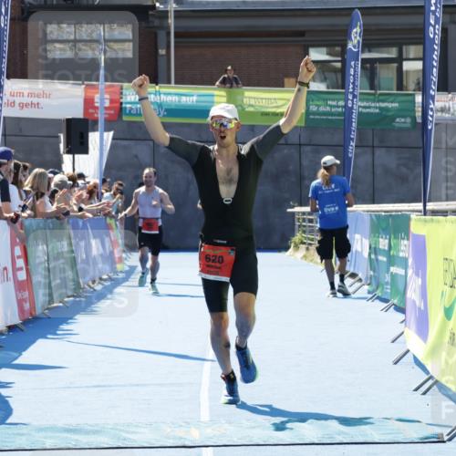 09.08.2026 - GEWOBA Citytriathlon Bremen Yannick Fuchs http://msf.ph/oto/9941354 09.08.2026 13:54:45 Ziel 602, 620 meine-sportfotos.de