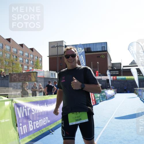 09.08.2026 - GEWOBA Citytriathlon Bremen Yannick Fuchs http://msf.ph/oto/9941362 09.08.2026 15:55:25 Ziel 427 meine-sportfotos.de