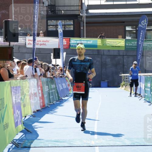 09.08.2026 - GEWOBA Citytriathlon Bremen Yannick Fuchs http://msf.ph/oto/9941386 09.08.2026 13:54:54 Ziel 667 meine-sportfotos.de