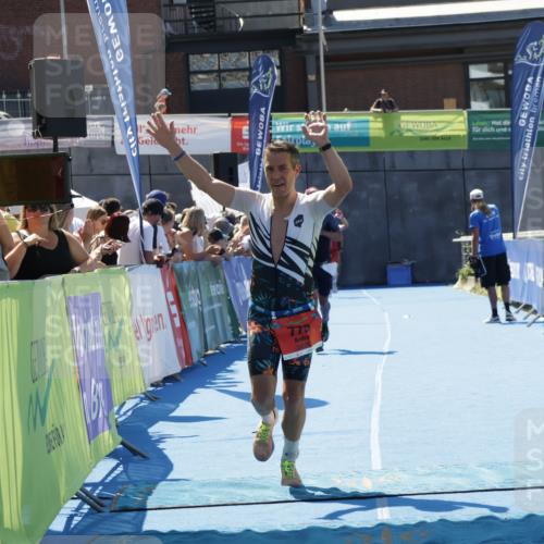 09.08.2026 - GEWOBA Citytriathlon Bremen Yannick Fuchs http://msf.ph/oto/9941390 09.08.2026 13:55:01 Ziel 705, 775 meine-sportfotos.de