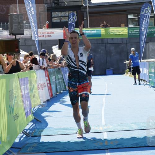 09.08.2026 - GEWOBA Citytriathlon Bremen Yannick Fuchs http://msf.ph/oto/9941396 09.08.2026 13:55:02 Ziel 705, 775 meine-sportfotos.de