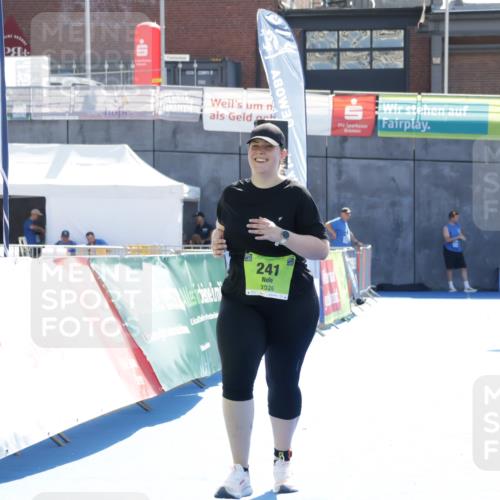 09.08.2026 - GEWOBA Citytriathlon Bremen Yannick Fuchs http://msf.ph/oto/9941397 09.08.2026 15:57:21 Ziel 241 meine-sportfotos.de