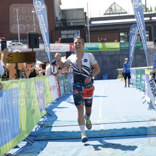 09.08.2026 - GEWOBA Citytriathlon Bremen Yannick Fuchs http://msf.ph/oto/9941403 09.08.2026 13:55:02 Ziel 705, 775 meine-sportfotos.de