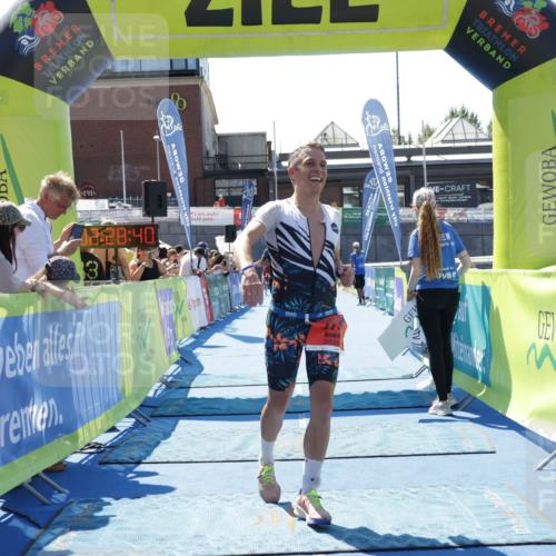 09.08.2026 - GEWOBA Citytriathlon Bremen Yannick Fuchs http://msf.ph/oto/9941411 09.08.2026 13:55:03 Ziel 705, 775 meine-sportfotos.de