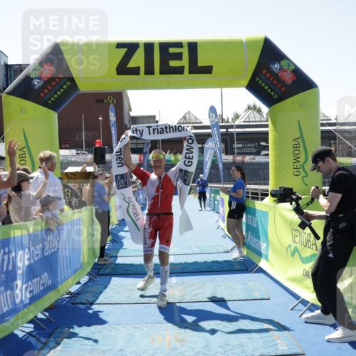 09.08.2026 - GEWOBA Citytriathlon Bremen Yannick Fuchs http://msf.ph/oto/9941443 09.08.2026 13:55:13 Ziel 769, 1004, 1004 meine-sportfotos.de