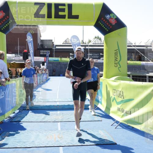 09.08.2026 - GEWOBA Citytriathlon Bremen Yannick Fuchs http://msf.ph/oto/9941459 09.08.2026 13:55:19 Ziel 769 meine-sportfotos.de