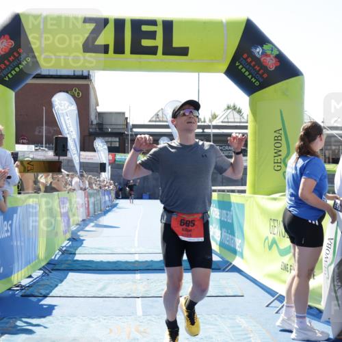 09.08.2026 - GEWOBA Citytriathlon Bremen Yannick Fuchs http://msf.ph/oto/9941484 09.08.2026 13:56:11 Ziel 541, 695 meine-sportfotos.de