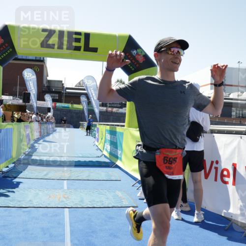 09.08.2026 - GEWOBA Citytriathlon Bremen Yannick Fuchs http://msf.ph/oto/9941487 09.08.2026 13:56:12 Ziel 541, 695 meine-sportfotos.de