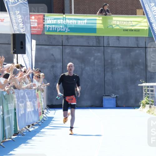 09.08.2026 - GEWOBA Citytriathlon Bremen Yannick Fuchs http://msf.ph/oto/9941489 09.08.2026 13:56:14 Ziel 695, 858 meine-sportfotos.de