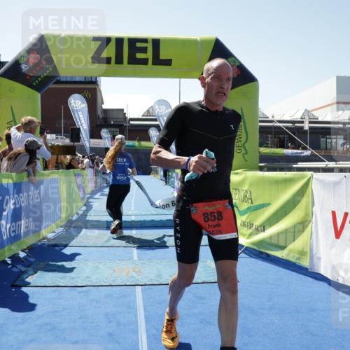 09.08.2026 - GEWOBA Citytriathlon Bremen Yannick Fuchs http://msf.ph/oto/9941499 09.08.2026 13:56:21 Ziel 858 meine-sportfotos.de