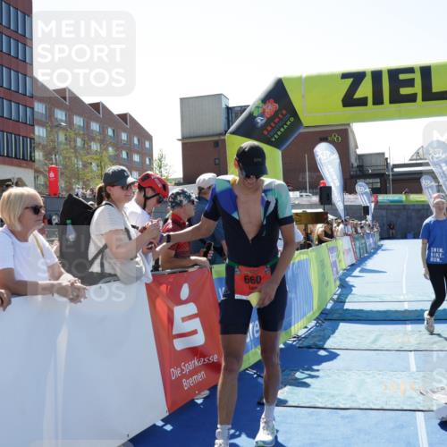 09.08.2026 - GEWOBA Citytriathlon Bremen Yannick Fuchs http://msf.ph/oto/9941520 09.08.2026 13:56:40 Ziel  meine-sportfotos.de
