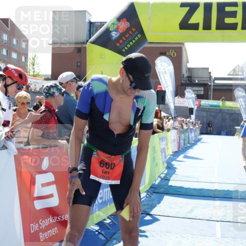 09.08.2026 - GEWOBA Citytriathlon Bremen Yannick Fuchs http://msf.ph/oto/9941522 09.08.2026 13:56:41 Ziel  meine-sportfotos.de