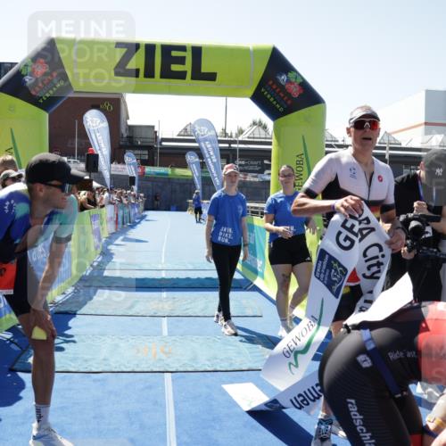 09.08.2026 - GEWOBA Citytriathlon Bremen Yannick Fuchs http://msf.ph/oto/9941523 09.08.2026 13:56:42 Ziel  meine-sportfotos.de