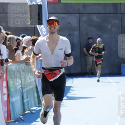 09.08.2026 - GEWOBA Citytriathlon Bremen Yannick Fuchs http://msf.ph/oto/9941525 09.08.2026 13:57:17 Ziel 664 meine-sportfotos.de