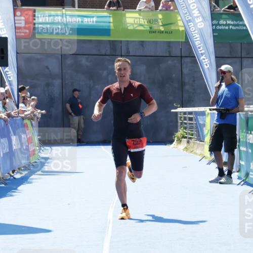 09.08.2026 - GEWOBA Citytriathlon Bremen Yannick Fuchs http://msf.ph/oto/9941544 09.08.2026 13:57:53 Ziel 755 meine-sportfotos.de
