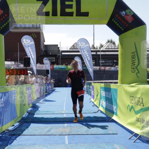 09.08.2026 - GEWOBA Citytriathlon Bremen Yannick Fuchs http://msf.ph/oto/9941548 09.08.2026 13:57:56 Ziel 755 meine-sportfotos.de