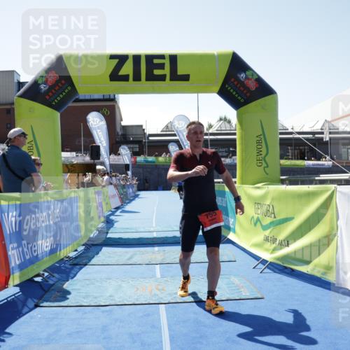 09.08.2026 - GEWOBA Citytriathlon Bremen Yannick Fuchs http://msf.ph/oto/9941552 09.08.2026 13:57:58 Ziel 755 meine-sportfotos.de