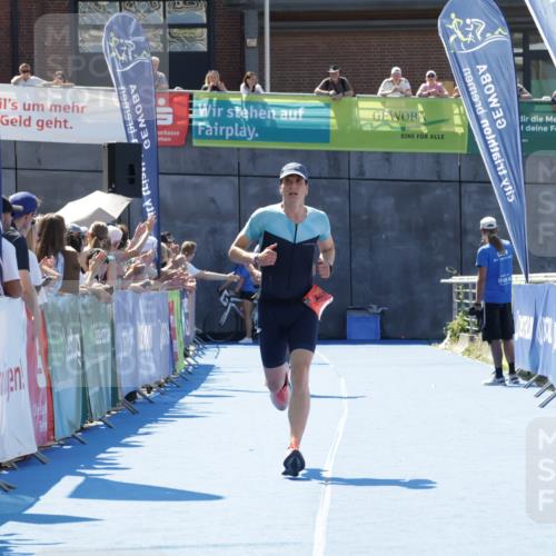 09.08.2026 - GEWOBA Citytriathlon Bremen Yannick Fuchs http://msf.ph/oto/9941555 09.08.2026 13:58:35 Ziel 586, 649 meine-sportfotos.de