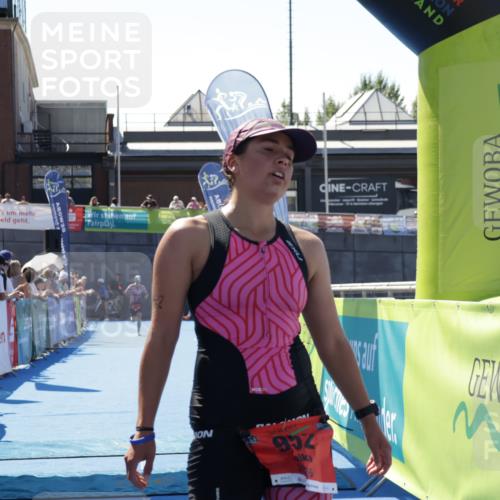 09.08.2026 - GEWOBA Citytriathlon Bremen Yannick Fuchs http://msf.ph/oto/9941573 09.08.2026 13:58:50 Ziel  meine-sportfotos.de