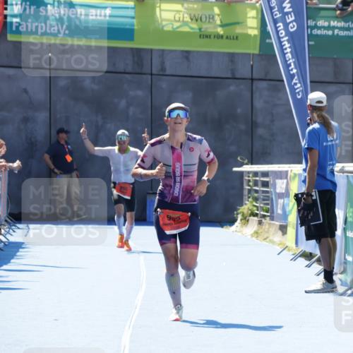 09.08.2026 - GEWOBA Citytriathlon Bremen Yannick Fuchs http://msf.ph/oto/9941575 09.08.2026 13:58:54 Ziel 955 meine-sportfotos.de